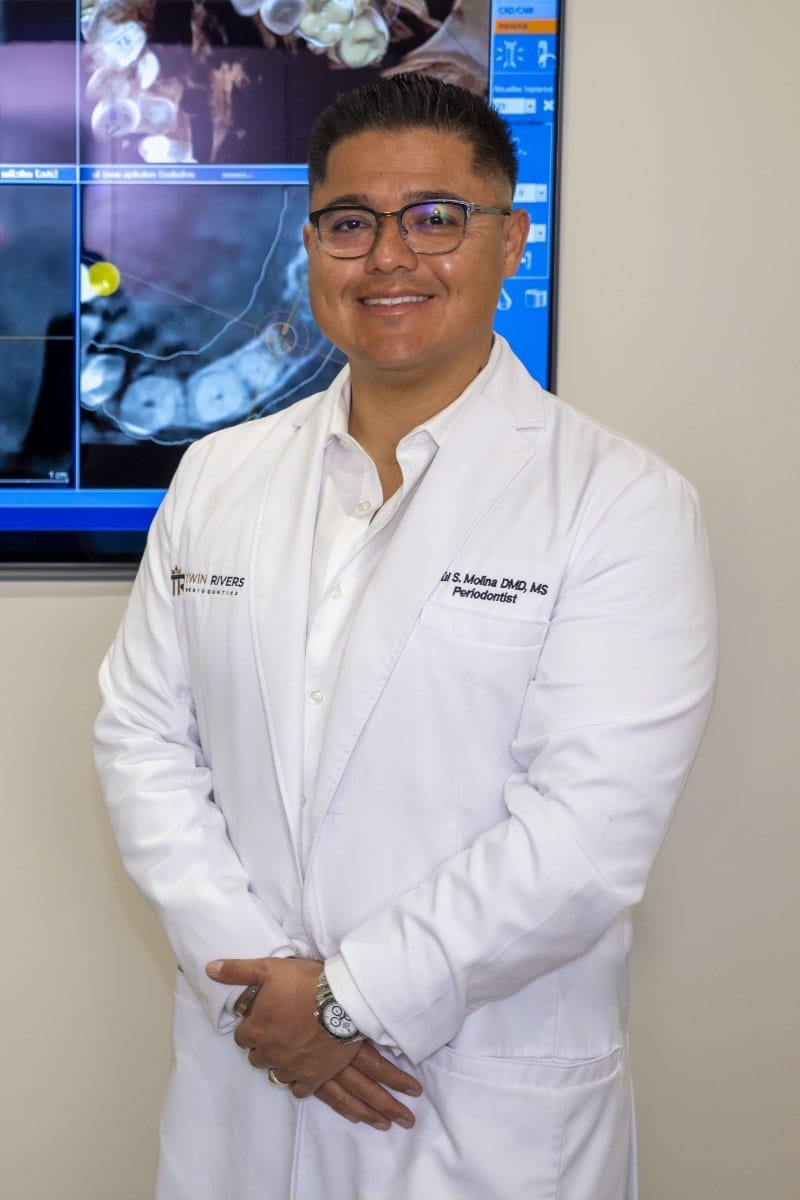Dr. Molina